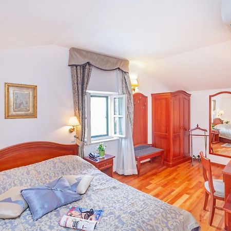 Hotel Ostrea Ston Bagian luar foto