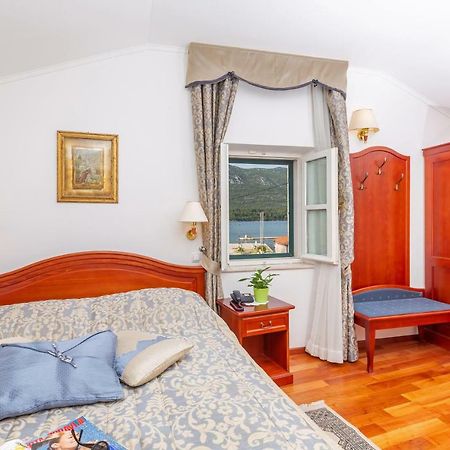 Hotel Ostrea Ston Bagian luar foto