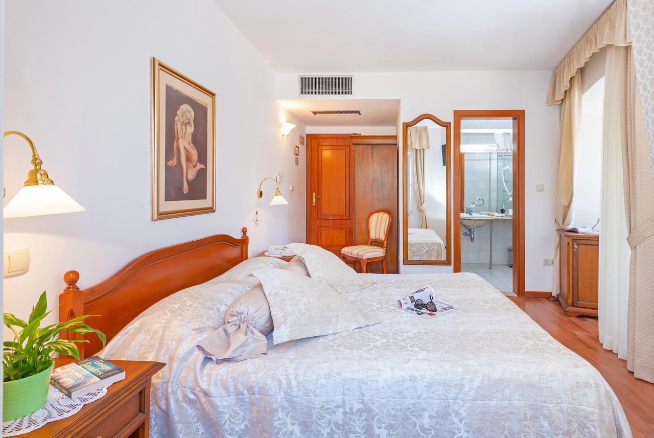 Hotel Ostrea Ston Bagian luar foto