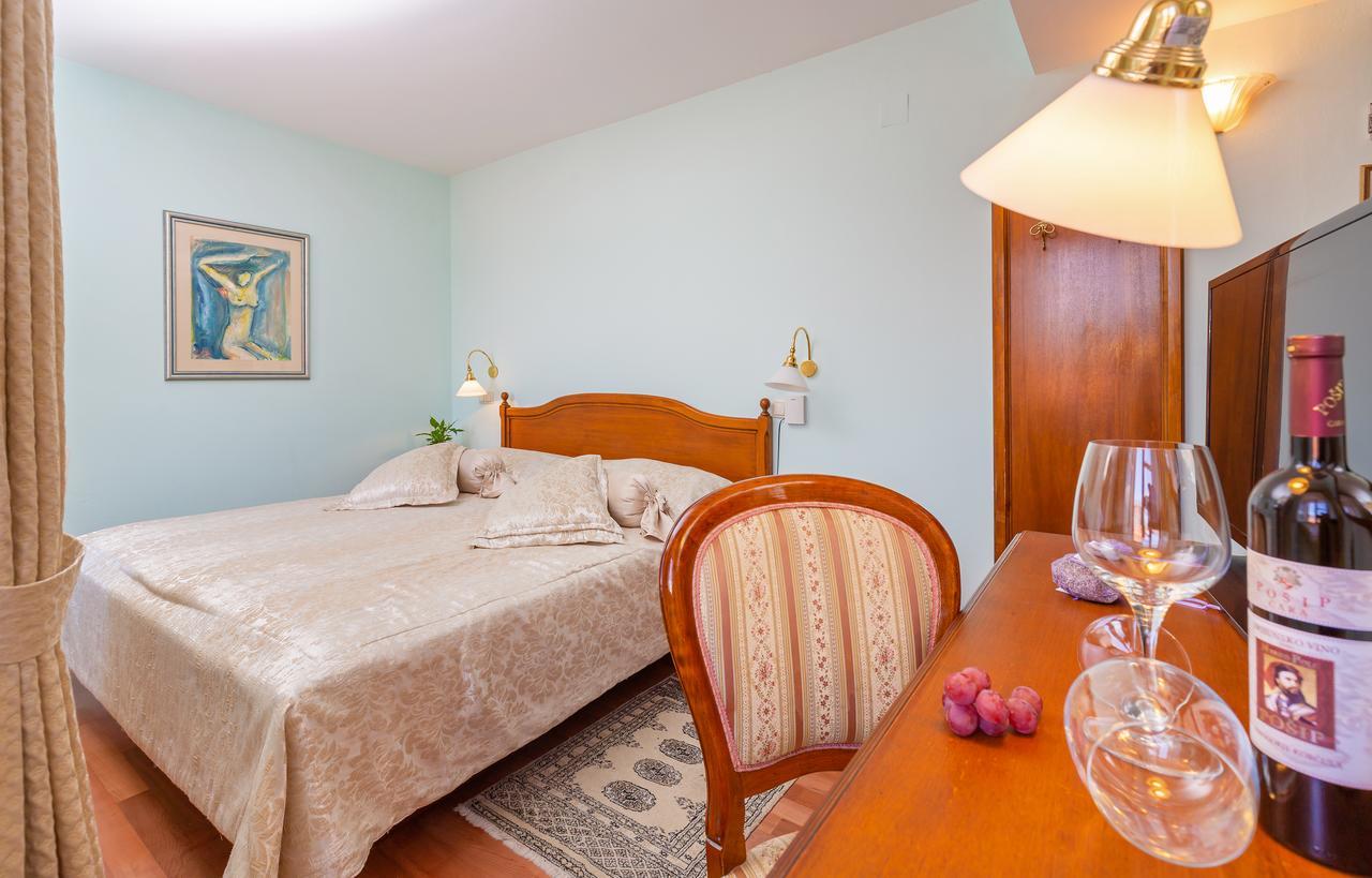 Hotel Ostrea Ston Bagian luar foto