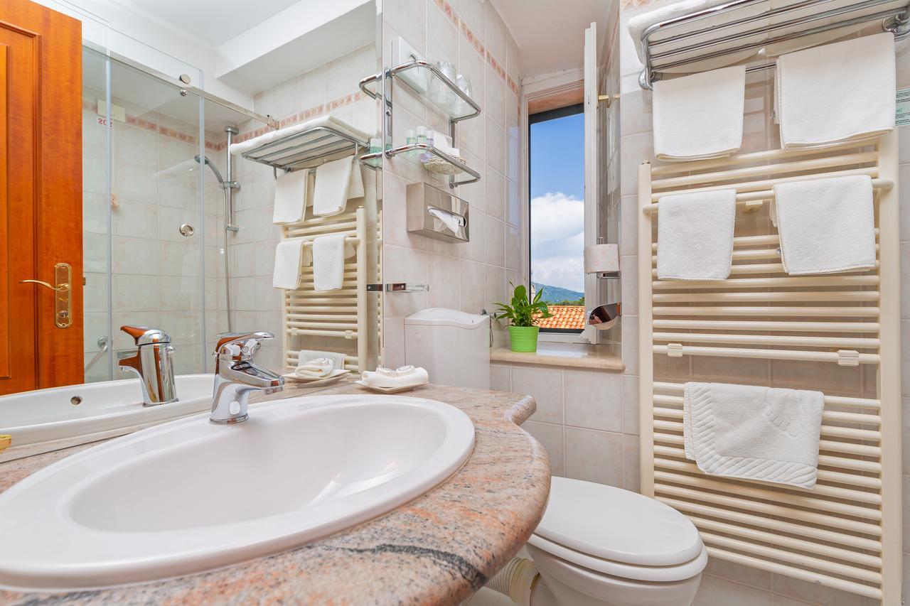 Hotel Ostrea Ston Bagian luar foto