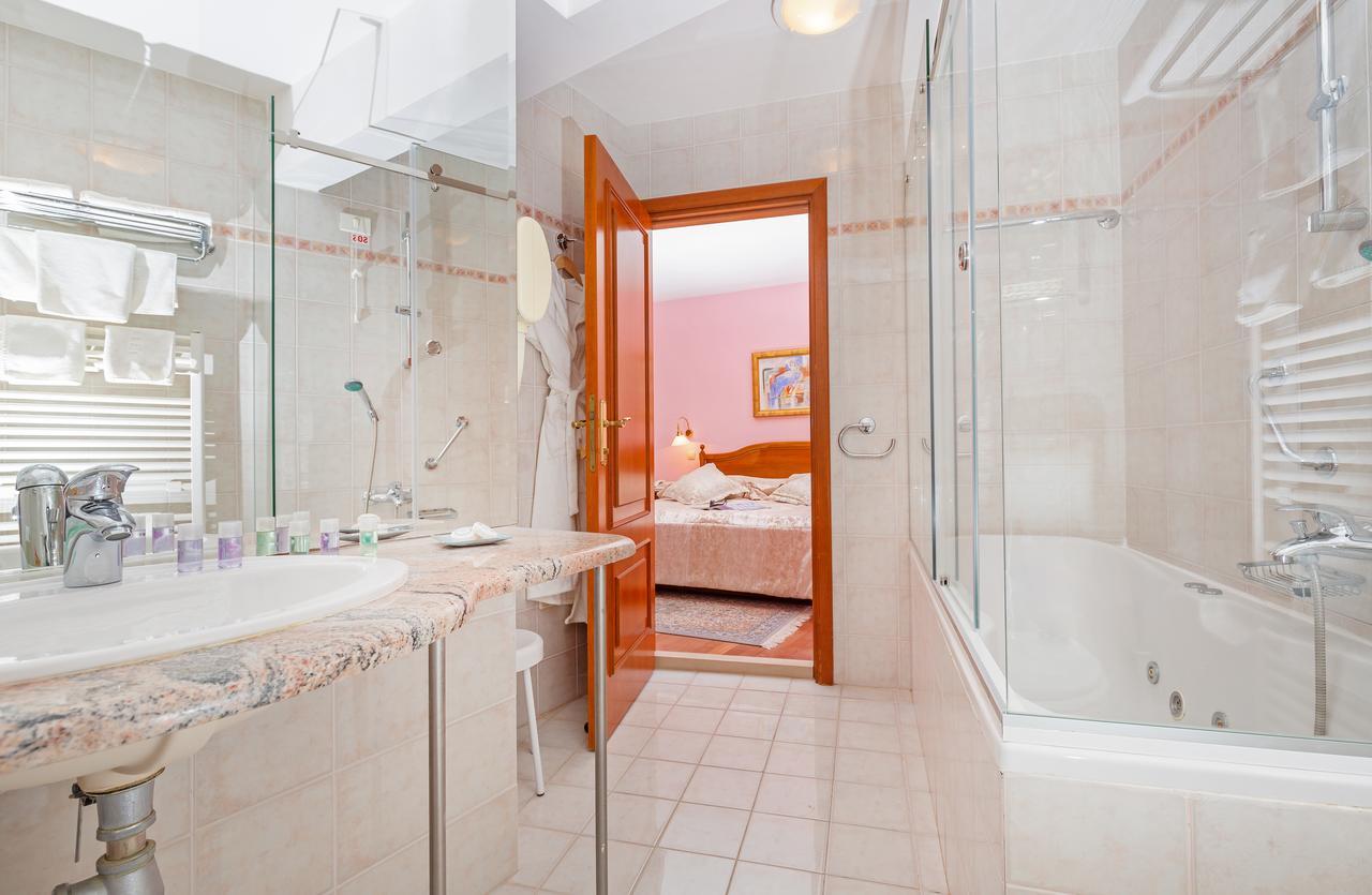 Hotel Ostrea Ston Bagian luar foto